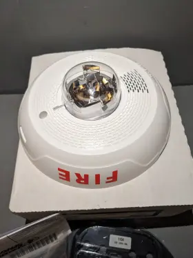 Pc2wl System Sensor Ceiling Horn / Strobe Fire Alarm By Co. New In Box Indoor